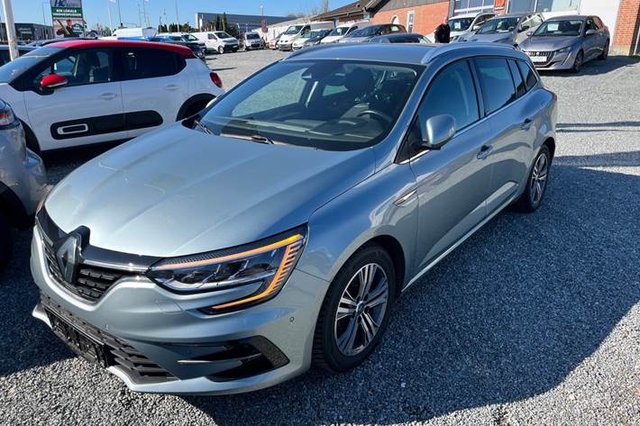 Sølv Renault Megane IV fra 2021