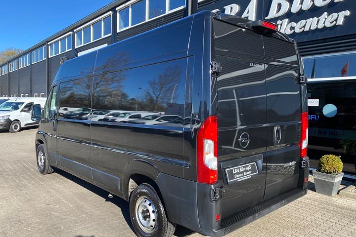 Sort Opel Movano 35 fra 2025