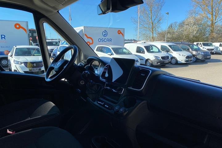 Sort Opel Movano 35 fra 2025
