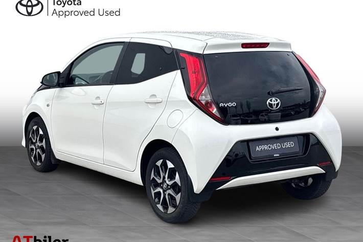 Hvid Toyota Aygo fra 2021