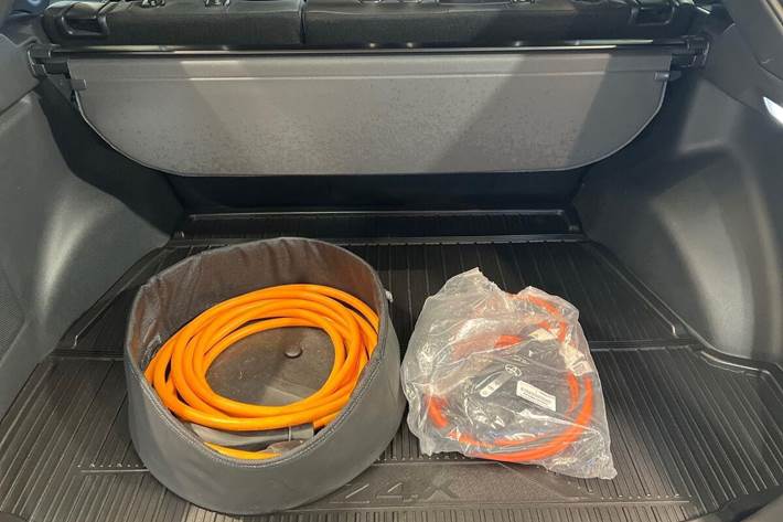 Sort Toyota BZ4X fra 2025