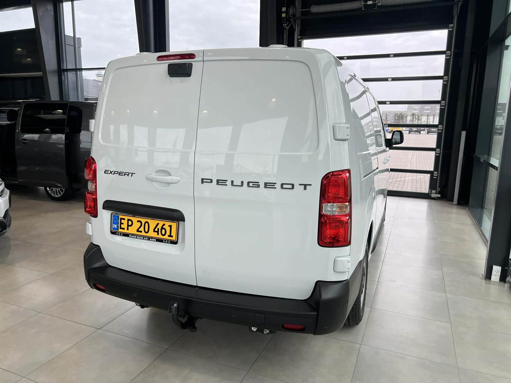 Hvid Peugeot Expert fra 2025