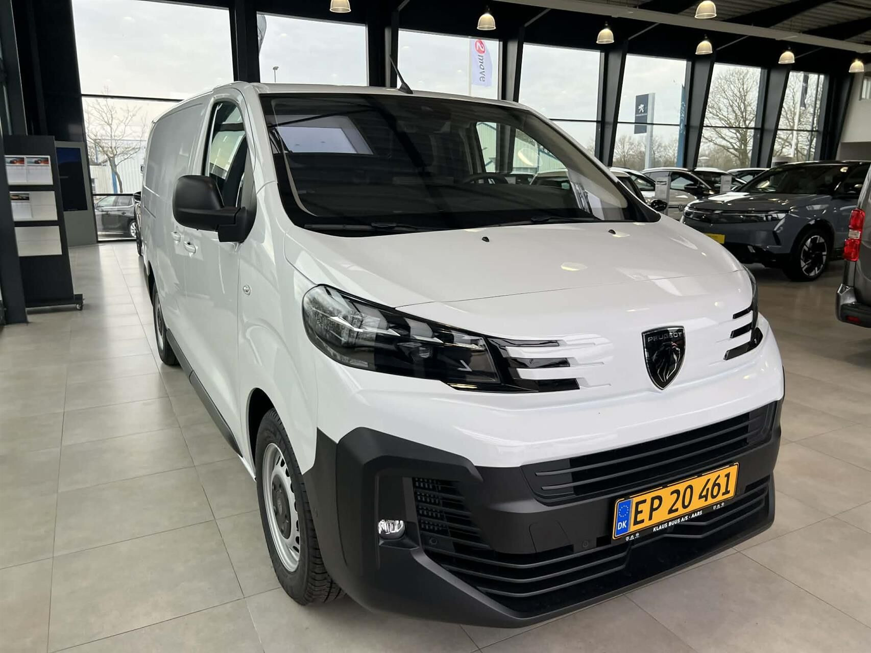 Hvid Peugeot Expert fra 2025