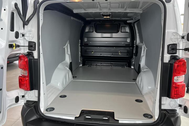 Hvid Peugeot Expert fra 2025