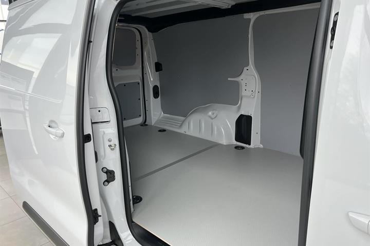 Hvid Peugeot Expert fra 2025