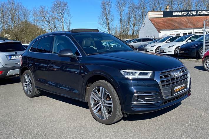 Blå Audi Q5 fra 2017