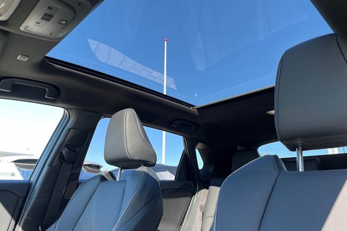 Hvid Toyota BZ4X fra 2026