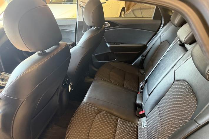 Grå Kia Ceed fra 2019