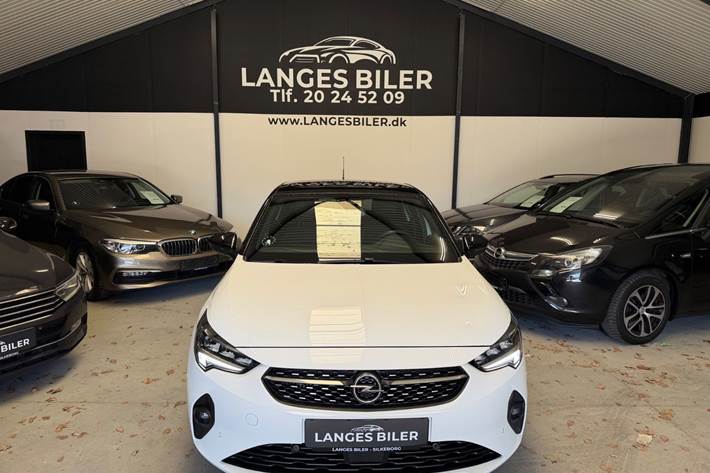 Hvid Opel Corsa fra 2023