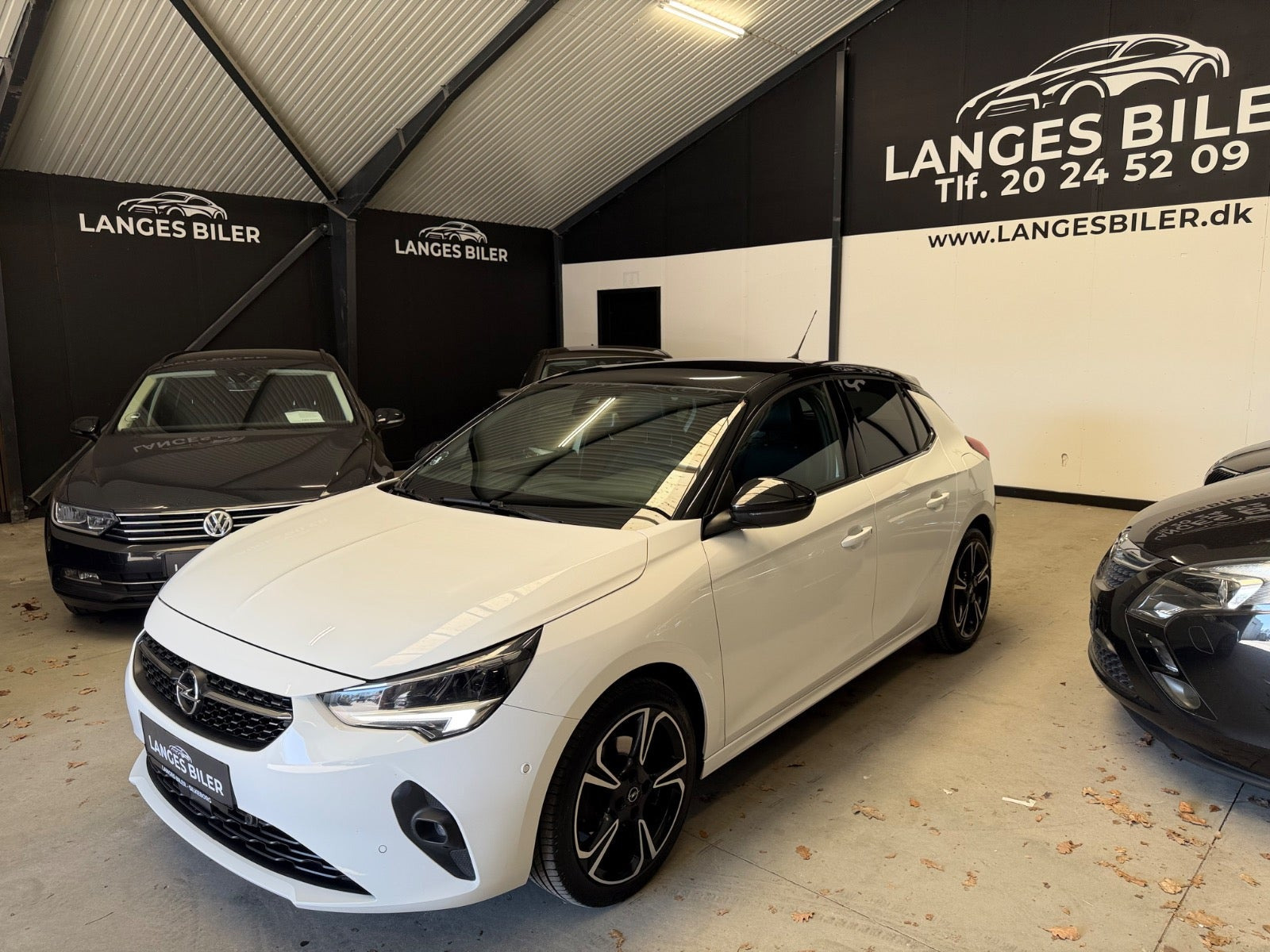 Hvid Opel Corsa fra 2023