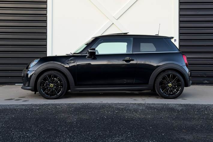 Sort Mini Cooper SE fra 2023
