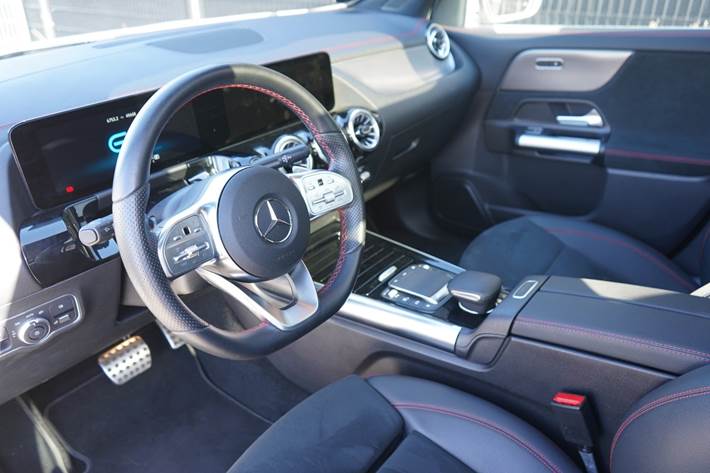 Hvid Mercedes EQA250 fra 2023