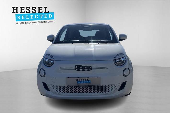 Hvid Fiat 500e fra 2023