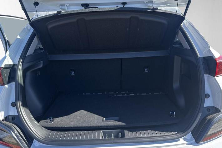 Hvid Hyundai Kona fra 2022