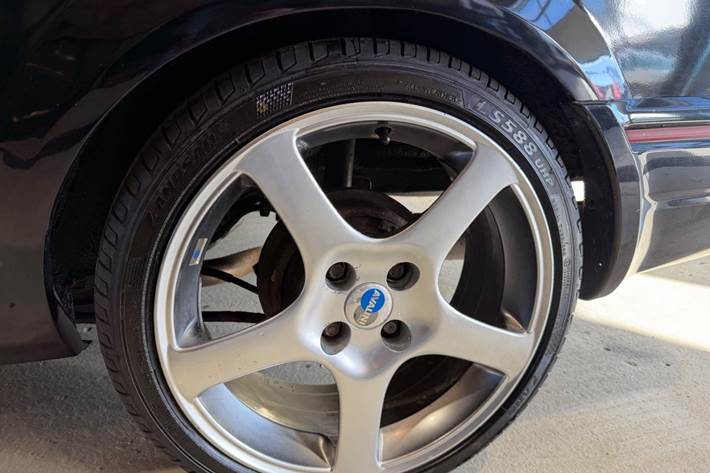 Sort Ford Escort fra 1990