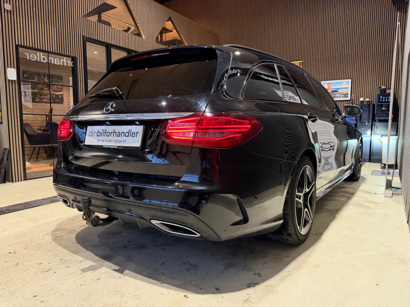 Sort Mercedes C220 d fra 2019