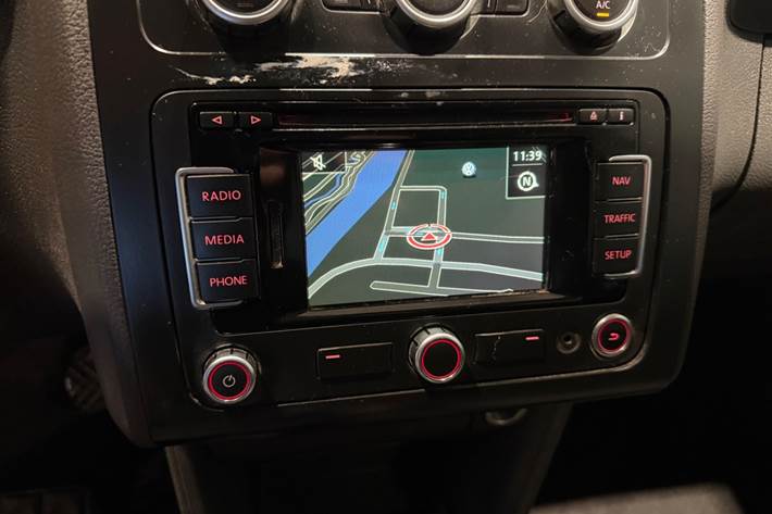 Grå VW Touran fra 2013