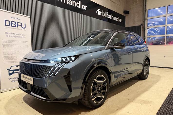 Blå Peugeot e-5008 fra 2025