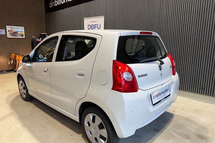 Hvid Suzuki Alto fra 2010