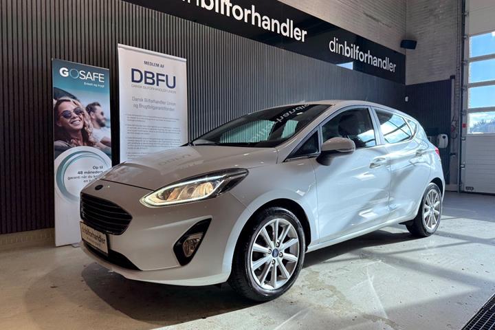Hvid Ford Fiesta fra 2018 set udefra