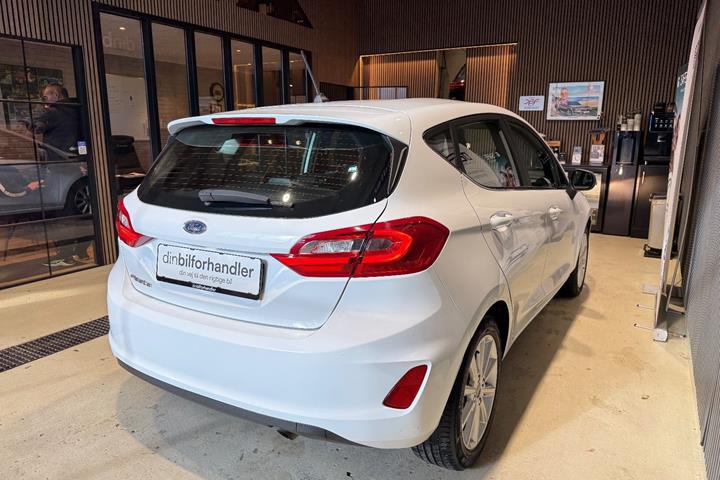 Hvid Ford Fiesta fra 2018