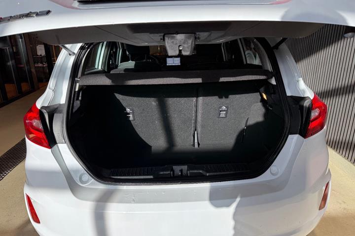 Hvid Ford Fiesta fra 2018