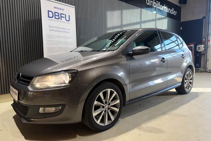 Grå VW Polo fra 2010