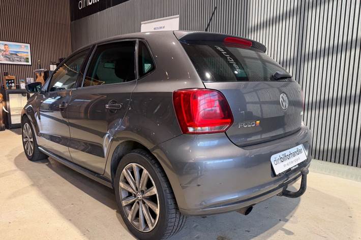 Grå VW Polo fra 2010