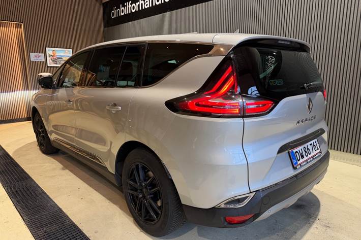 Sølv Renault Espace fra 2019