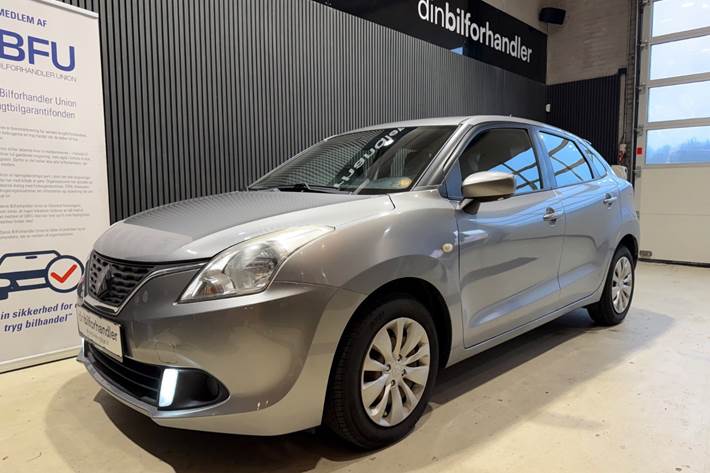 Sølv Suzuki Baleno fra 2016