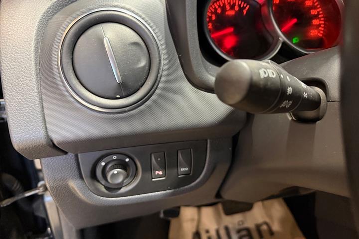 Grå Dacia Sandero Stepway fra 2017