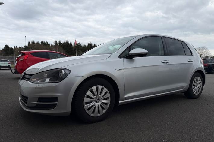 Sølv VW Golf VII fra 2015