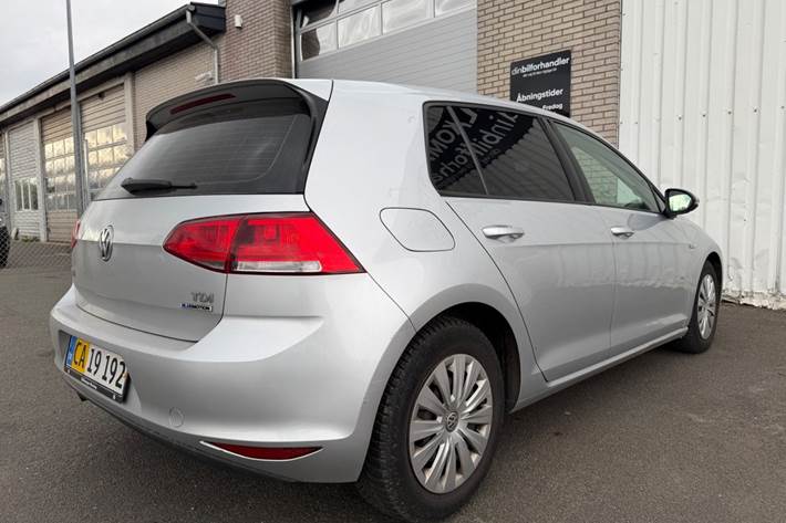 Sølv VW Golf VII fra 2015