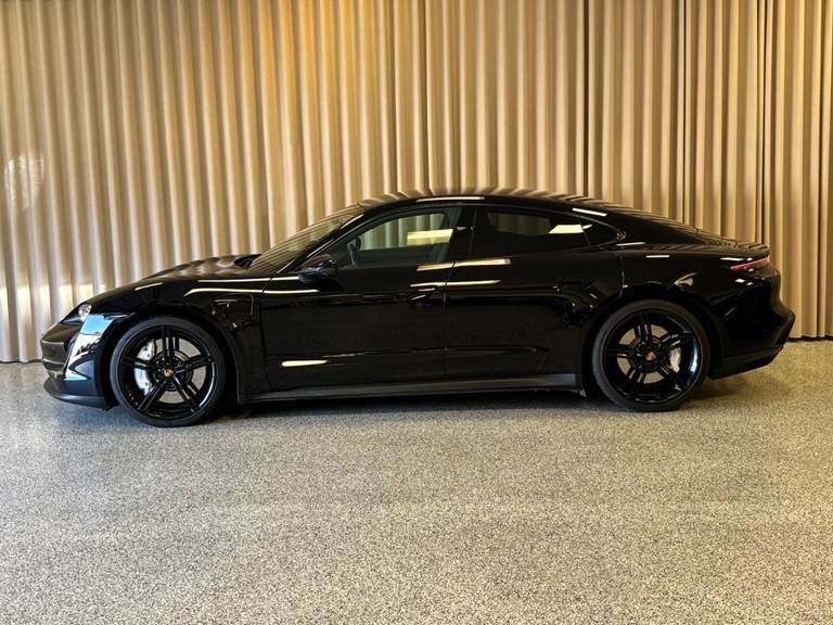 Porsche Taycan Performance+