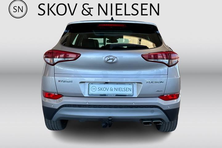 Beige Hyundai Tucson fra 2017 set udefra
