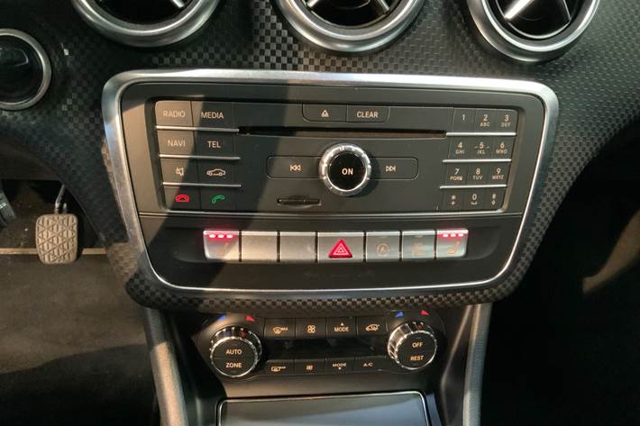 Sort Mercedes A200 fra 2016