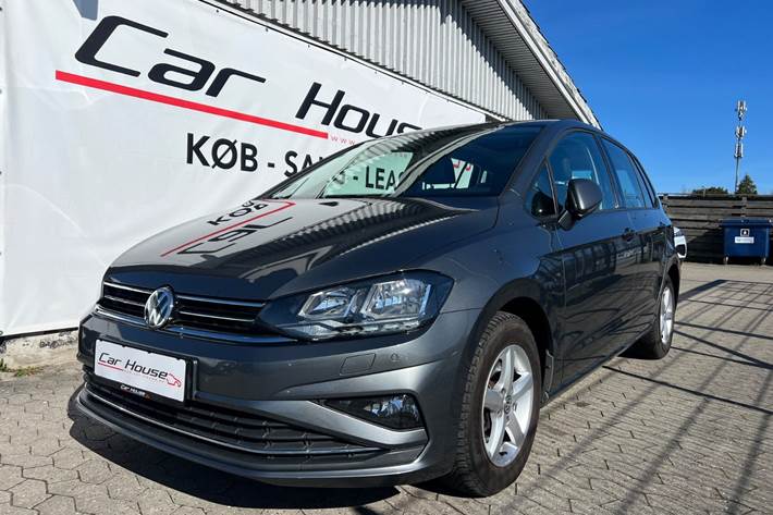 Grå VW Golf Sportsvan fra 2018