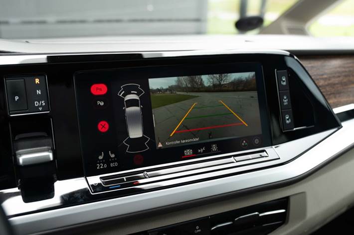 Grå VW Multivan fra 2023