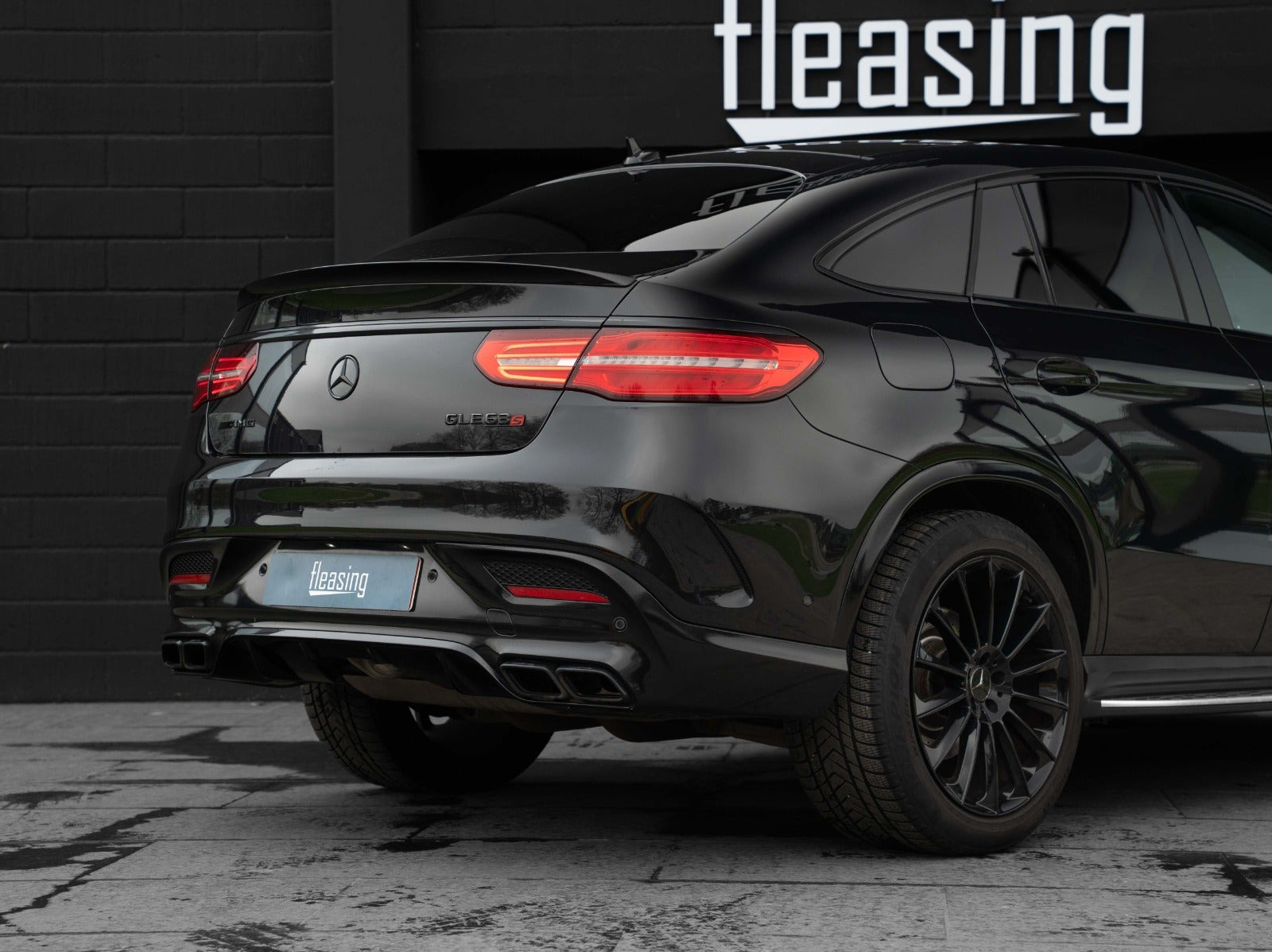 Sort Mercedes GLE63 fra 2016