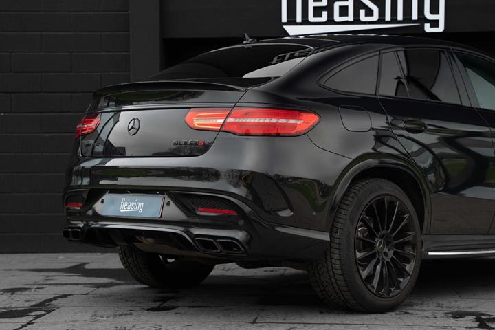 Sort Mercedes GLE63 fra 2016