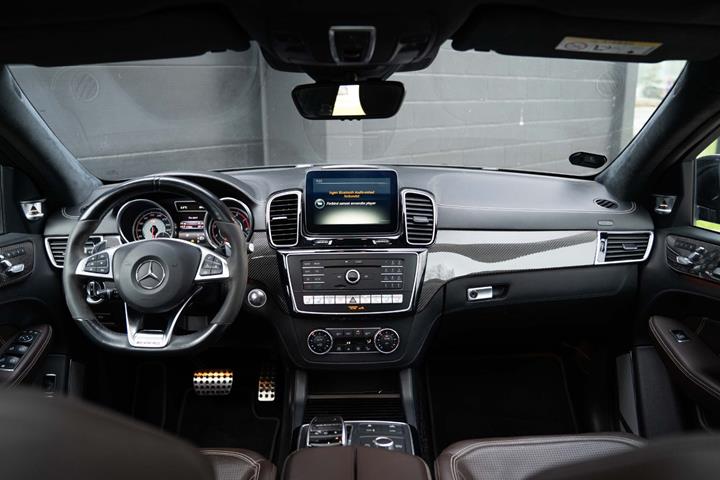 Sort Mercedes GLE63 fra 2016