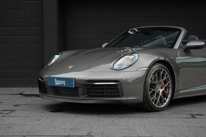 Grå Porsche 911 Carrera 4S fra 2019