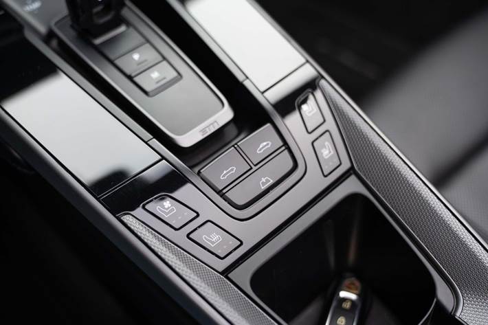 Grå Porsche 911 Carrera 4S fra 2019