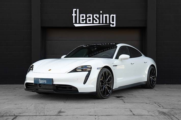 Hvid Porsche Taycan fra 2021