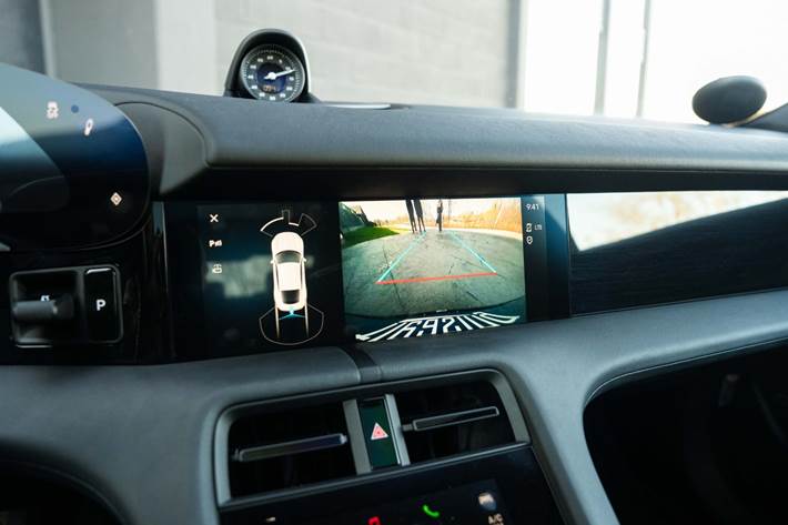 Hvid Porsche Taycan fra 2021