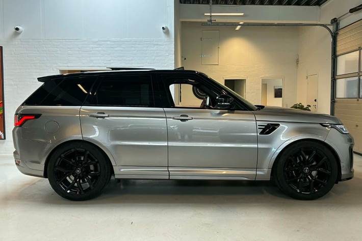 Sølv Land Rover Range Rover sport fra 2019