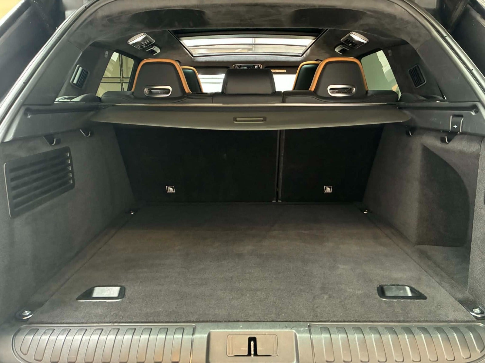 Sølv Land Rover Range Rover sport fra 2019
