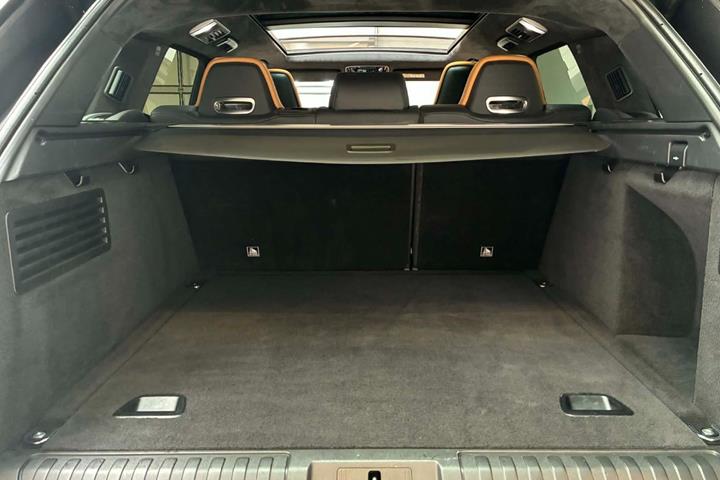 Sølv Land Rover Range Rover sport fra 2019