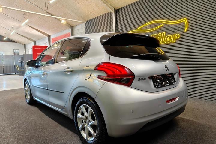 undefined Peugeot 208 fra 2016