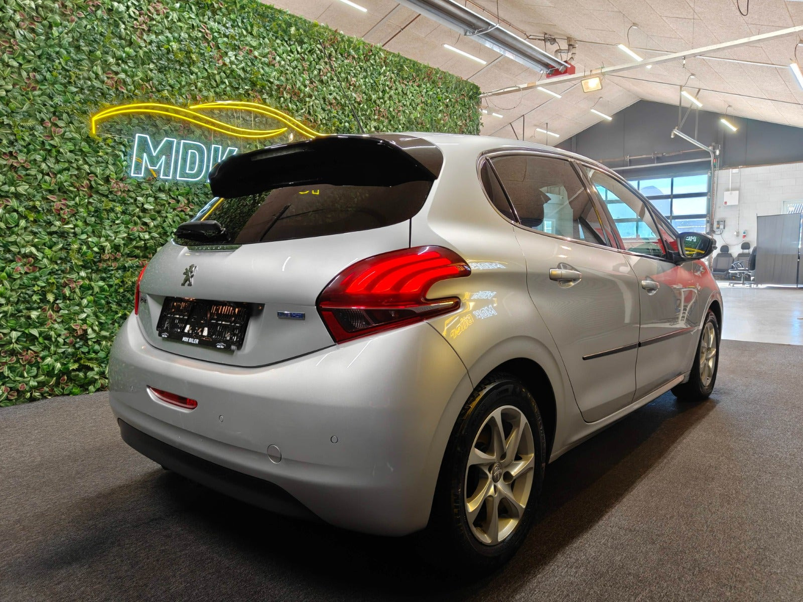 undefined Peugeot 208 fra 2016